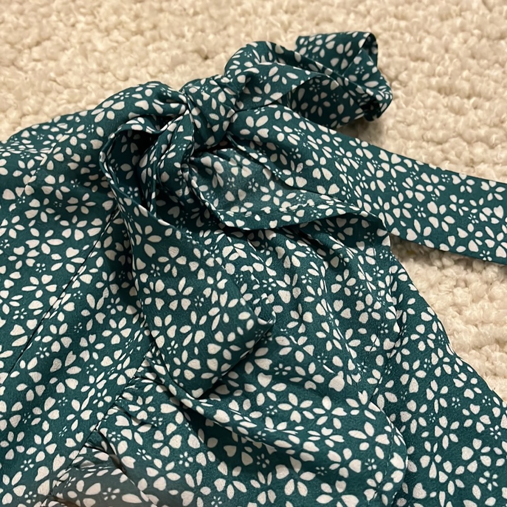 Green and white floral skirt - Picture 3 of 7